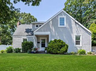 539 Manatuck Blvd, Brightwaters, NY 11718
