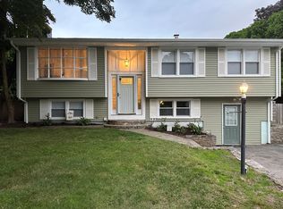 15 Jean St, Narragansett, RI 02882