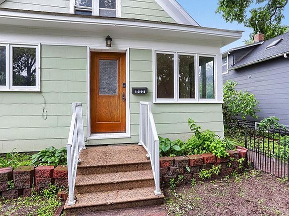 4th image of 1092 25th Ave SE