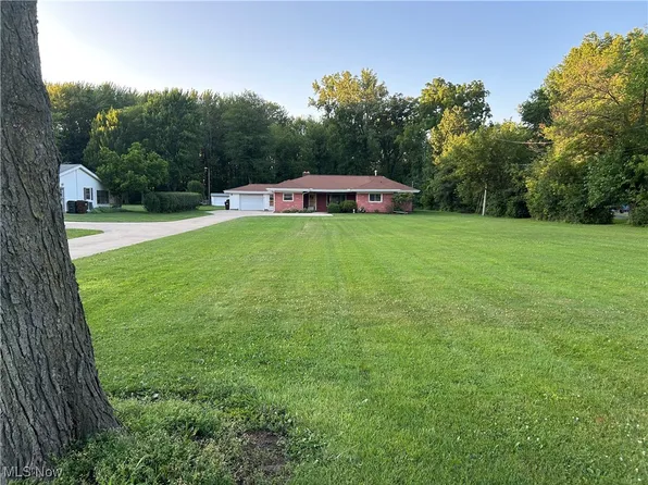 42288 Griswold Rd, Elyria, OH 44035