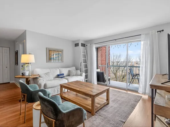 200 Captains Row APT 408, Chelsea, MA 02150