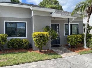 401 Shoreview Dr, Greenacres, FL 33463