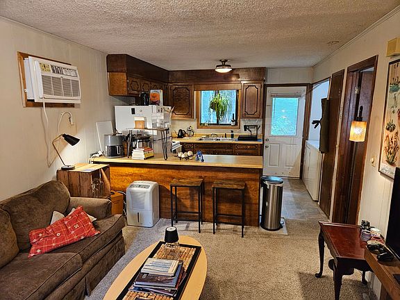 5th image of 802 Creekside Dr APT 1