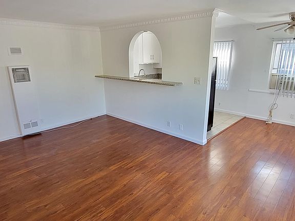 5th image of 6134 Alcott St #204