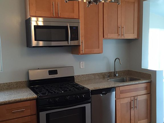4th image of 743 Elizabeth St