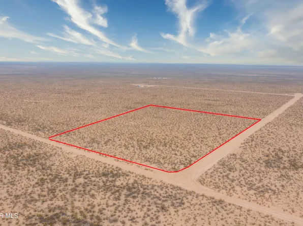 20 Guadalupe School Rd, Salt Flat, TX 79847