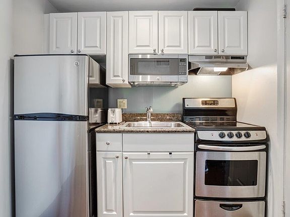 3rd image of 1205 Saint Charles Ave APT 1311