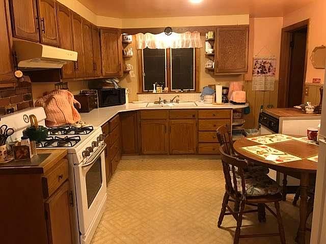 2nd image of 481 Akeley Rd