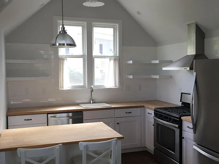 La Raye Ln — Photo 2