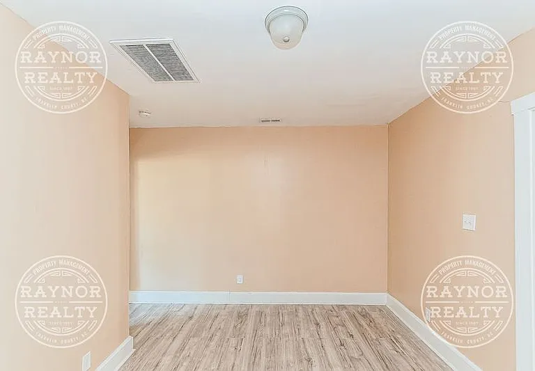 641 Kenwood Ave #B — Photo 8