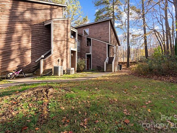 3rd image of 4616 Sharon Chase Dr APT H