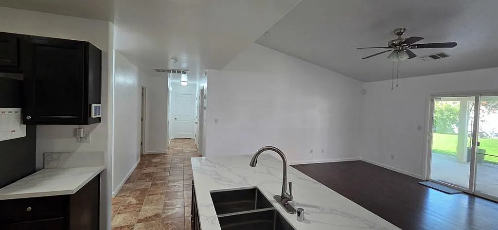 3 bed, 1445 sqft, $2,500 — Photo 3