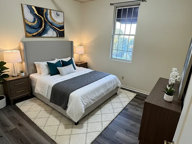 Pioneer Point Apartments — Photo 4