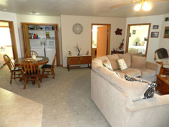 4th image of 1500 Packers Ct