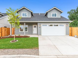 637 Sydney Ct, Central Point, OR 97502