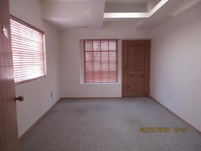1709 Girard Blvd NE #1 — Photo 8