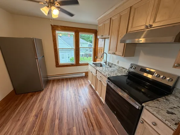 43 Schofield Ave #4, Dudley, MA 01571