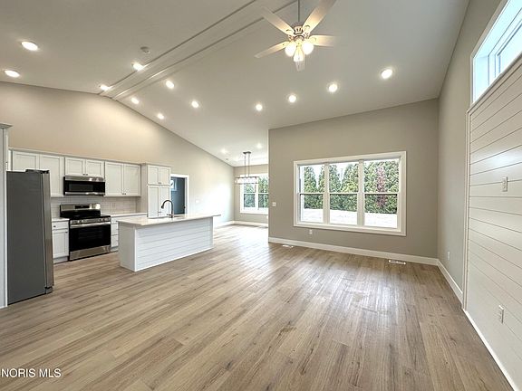 2nd image of 3358 Rivers Edge Dr
