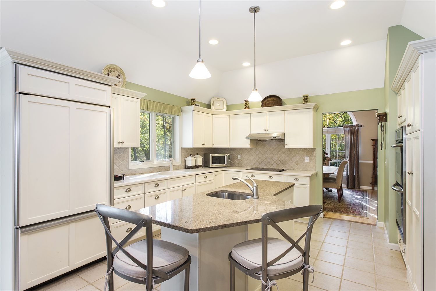  Large Eat in Kitchen