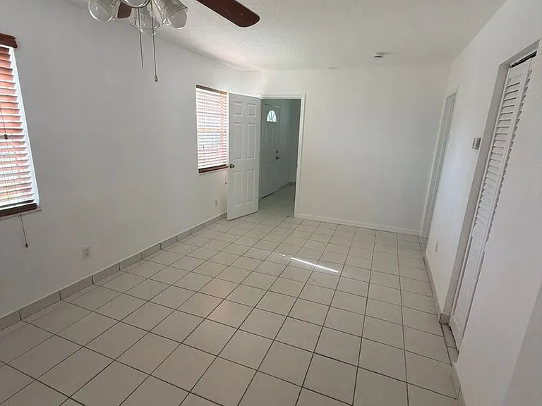2990-2980 NW 28th St #&-2735-2727 — Photo 4