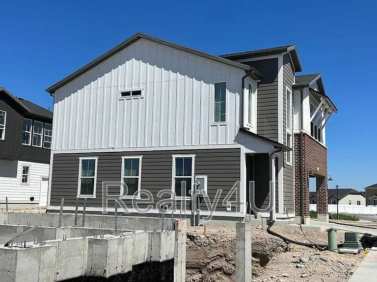 2771 N 3870 W — Photo 25