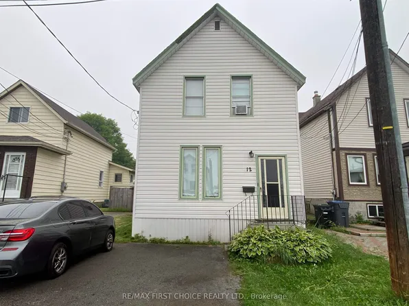 12 Machar Ave, Thunder Bay, ON P7B 2Y3
