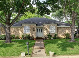 3833 Del Rio Dr, Fort Worth, TX 76133