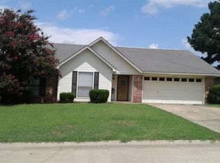 2710 Bruce St, Conway, AR 72034