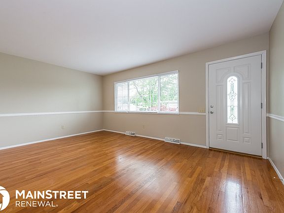 4th image of 1360 Night Dr