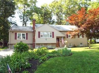 18 Laurel Ln, Bellingham, MA 02019