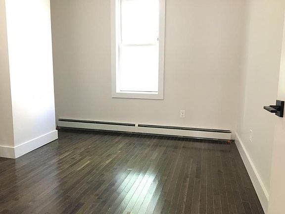 2nd image of 111 Clendenny Ave #22