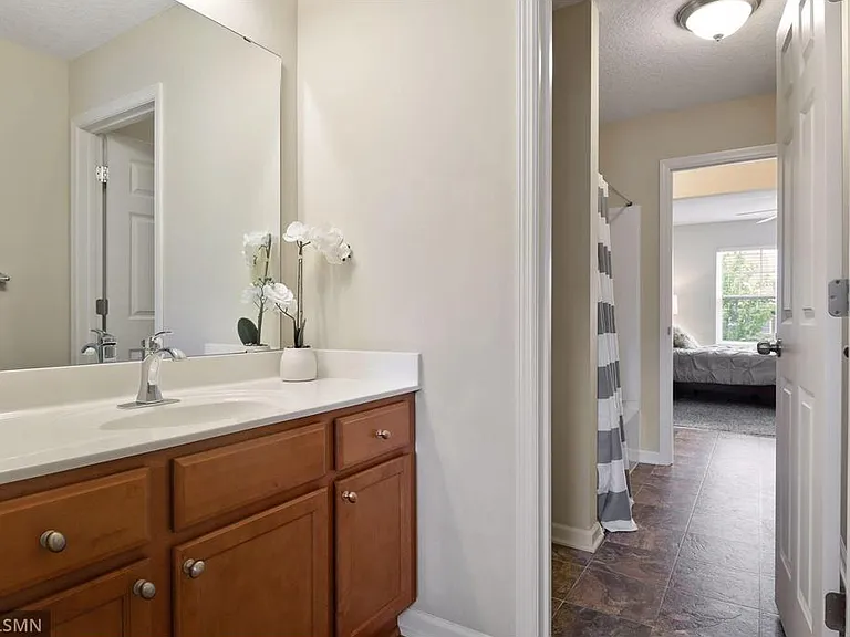 1290 Eagle Point Dr — Photo 18