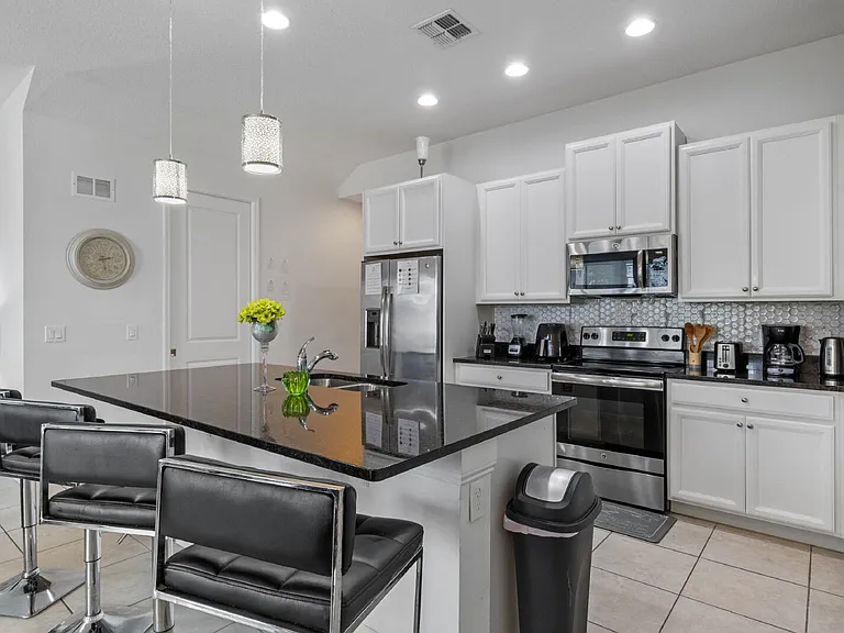 290 Captiva Dr — Photo 5