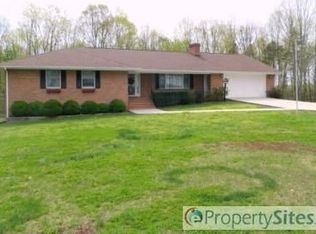 278 Double Bridges Rd, Appomattox, VA 24593