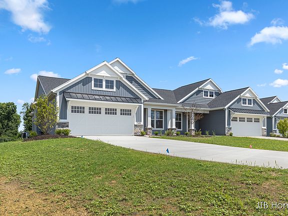 3rd image of 7585 Brook Villa Ct