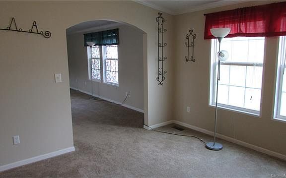 5th image of 11 N Marjorie Ln