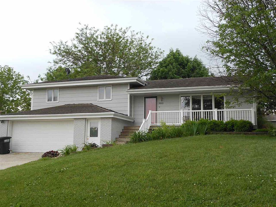 1st image of 2009 5th Ave