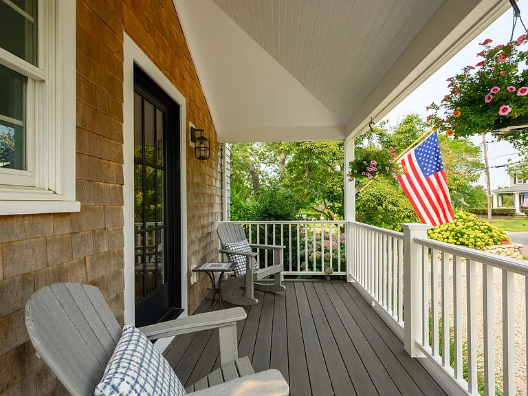28 Bridge Ave — Photo 3