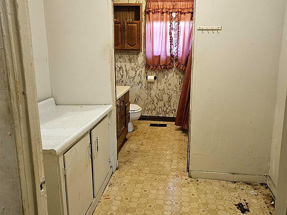 5th image of 4600 Huntsville Ave