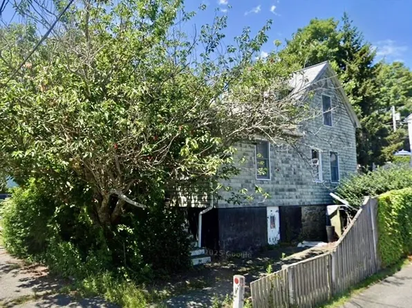 3 Cottage St, Marblehead, MA 01945