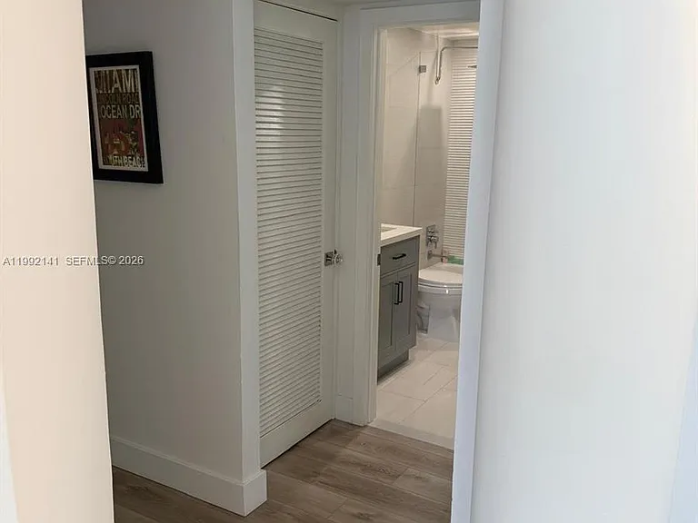 5005 Collins Ave #1525 — Photo 18