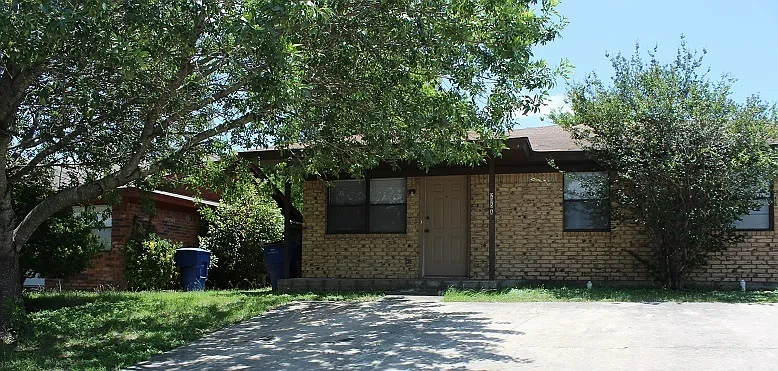 205 Horseshoe