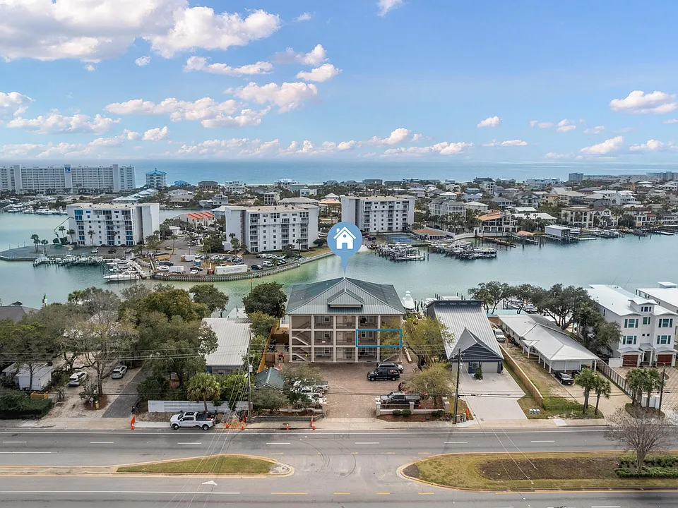 724 Harbor Blvd #202