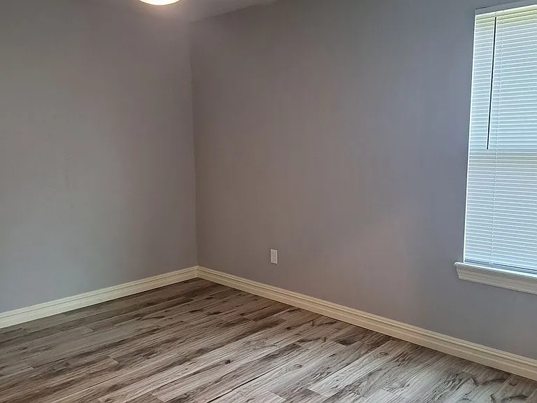 9013 Chanel Pl — Photo 8