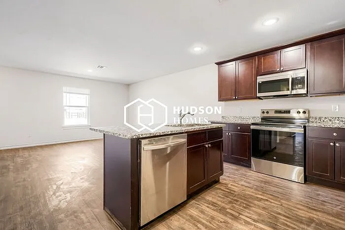 3511 E Colgate St — Photo 5