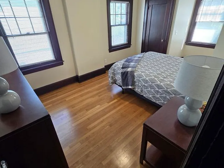 326 Allen St #1 — Photo 10