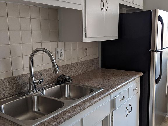2nd image of 740 S Saint Andrews Pl #21