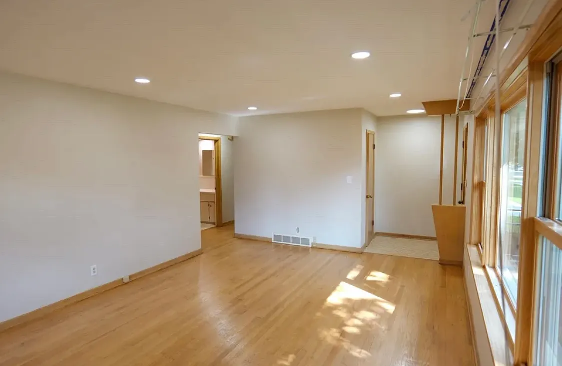 3 bed, 1600 sqft, $2,500 — Photo 4