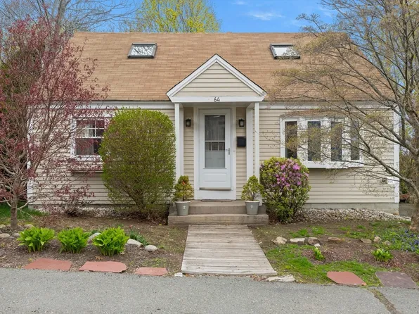 64 High St, Rockport, MA 01966
