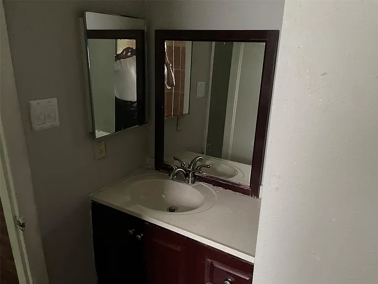 1026 W Brompton Dr — Photo 4